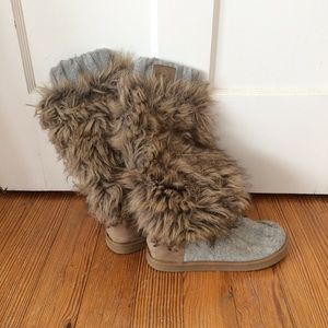 Victoria’s Secret PINK furry boots/slippers