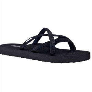 NWT Teva Mush Olawahu