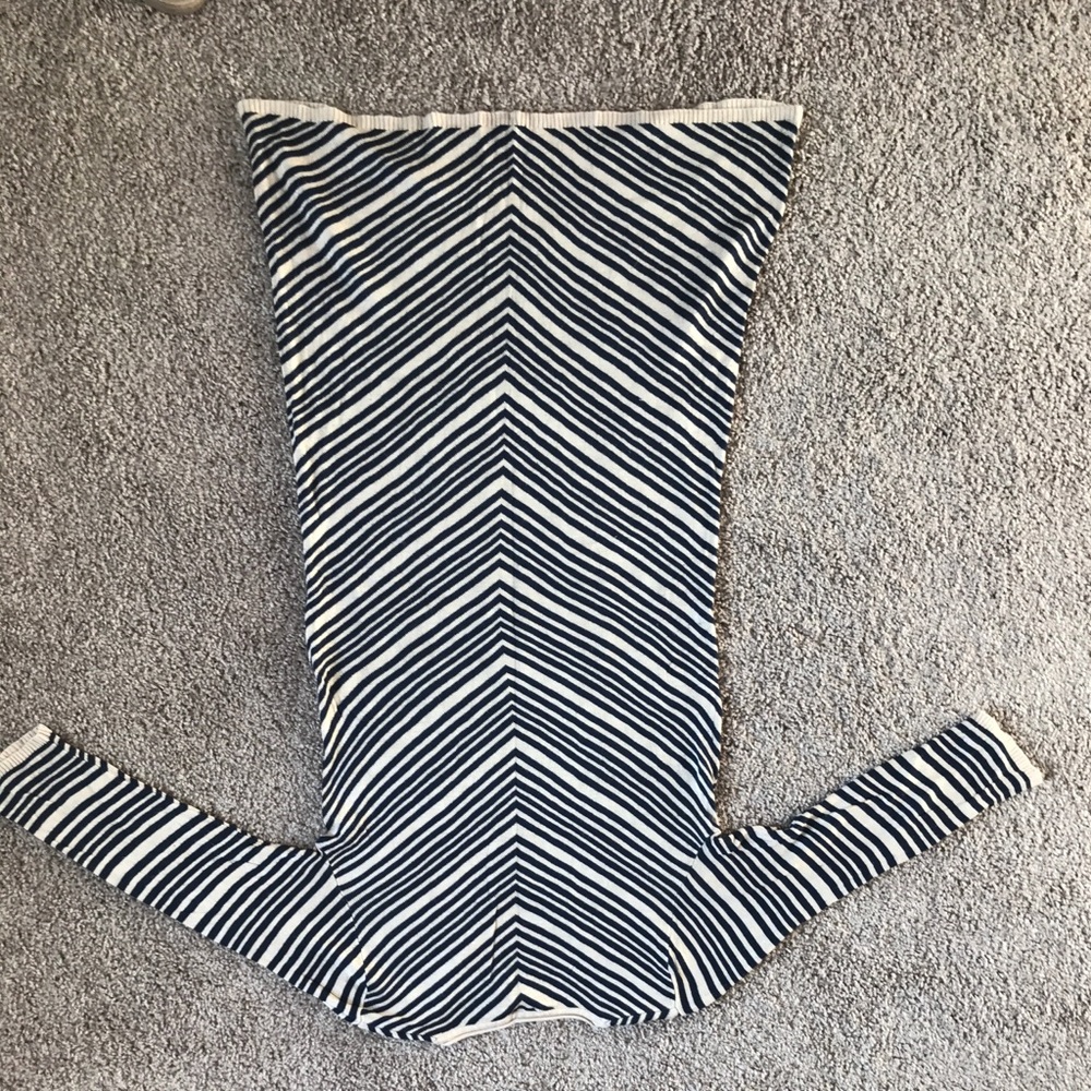 Geometric blue and tan sweater dress - Picture 4 of 4