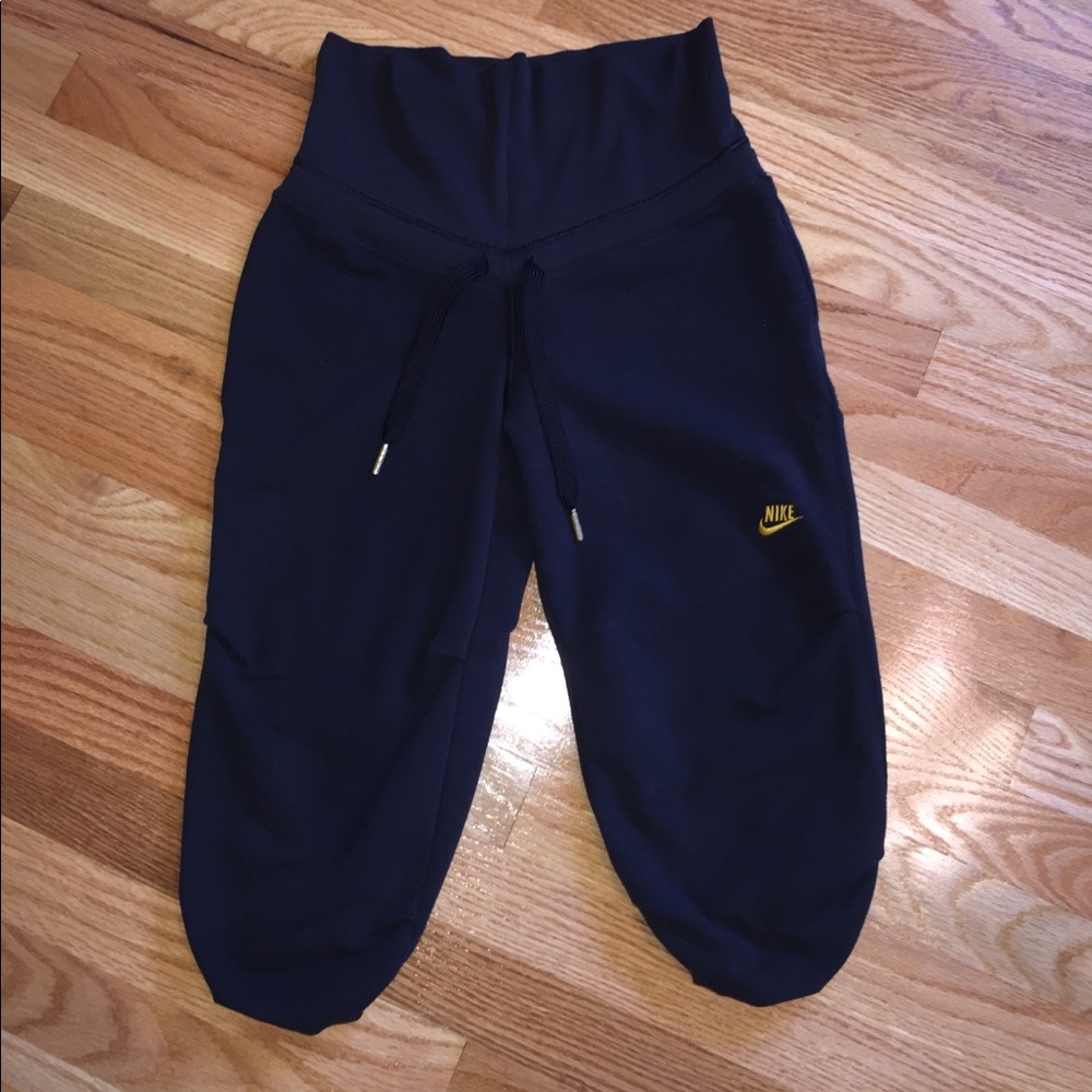 Nike Capri Joggers