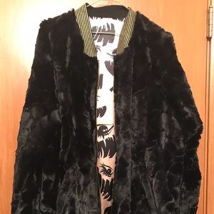 * Reversible faux fur and pink satin coat