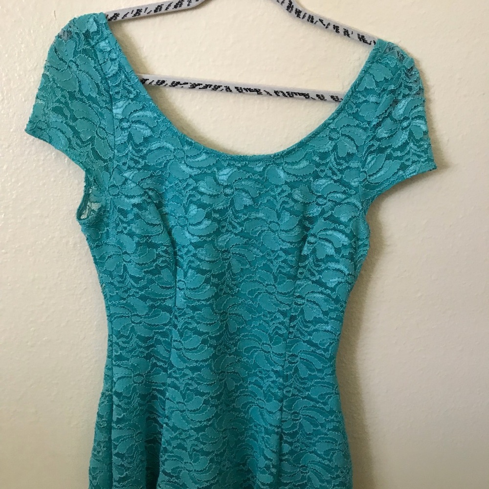 Beautiful top - Picture 2 of 2