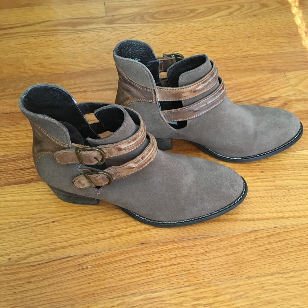 Steve Madden suede booties