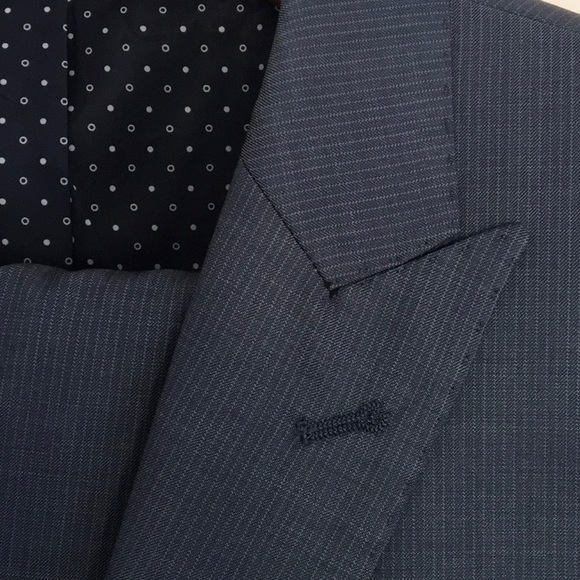 Modern suit. Men size 38R jacket, 32R pants. - Picture 3 of 3