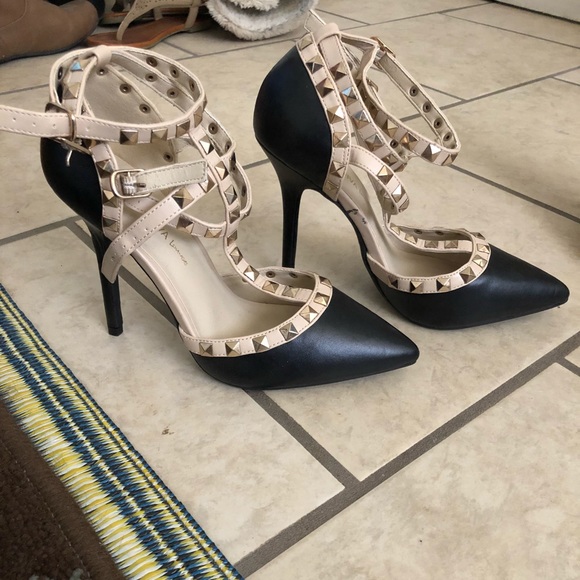 Heels - Picture 2 of 2