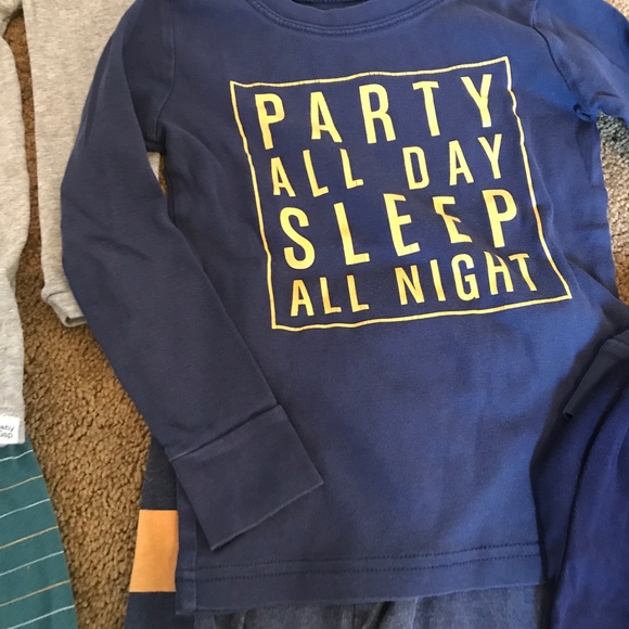 Gap/Old Navy pajama bundle, size 5 years - Picture 2 of 5