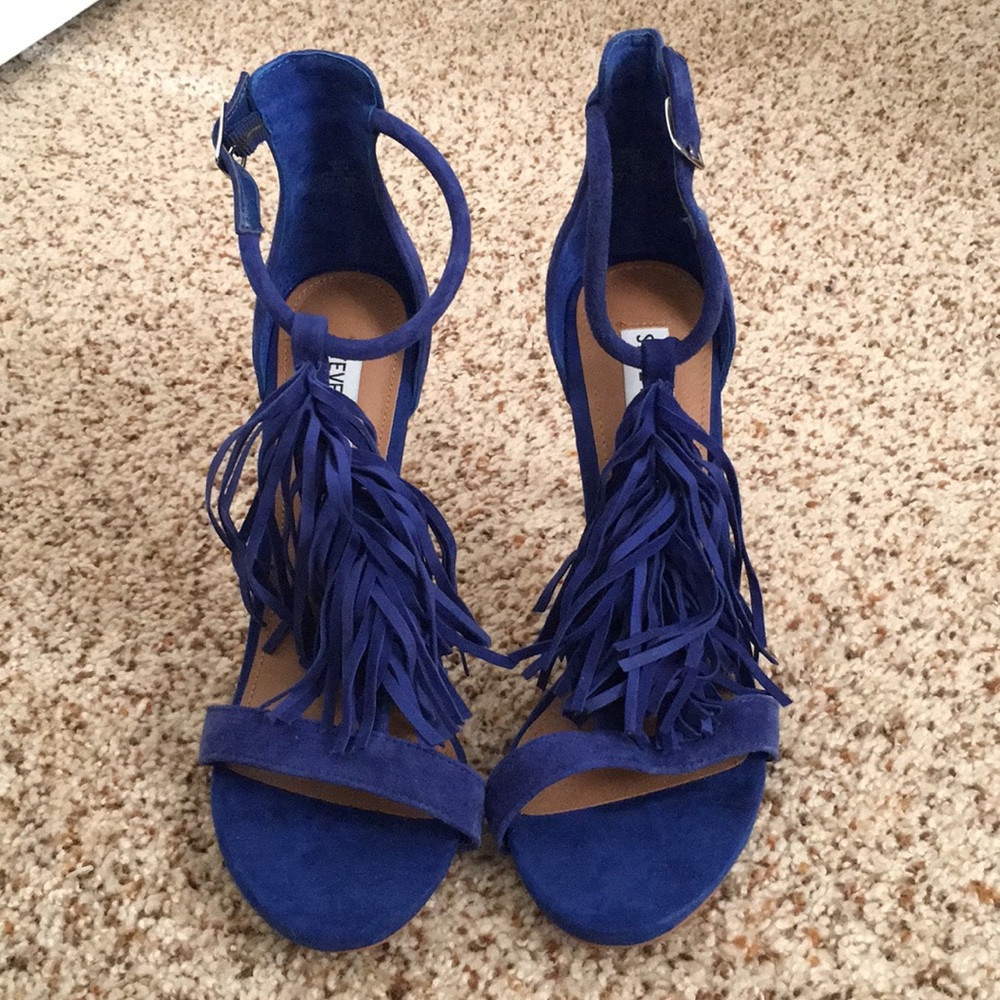 Steve Madden strappy heel with fringe