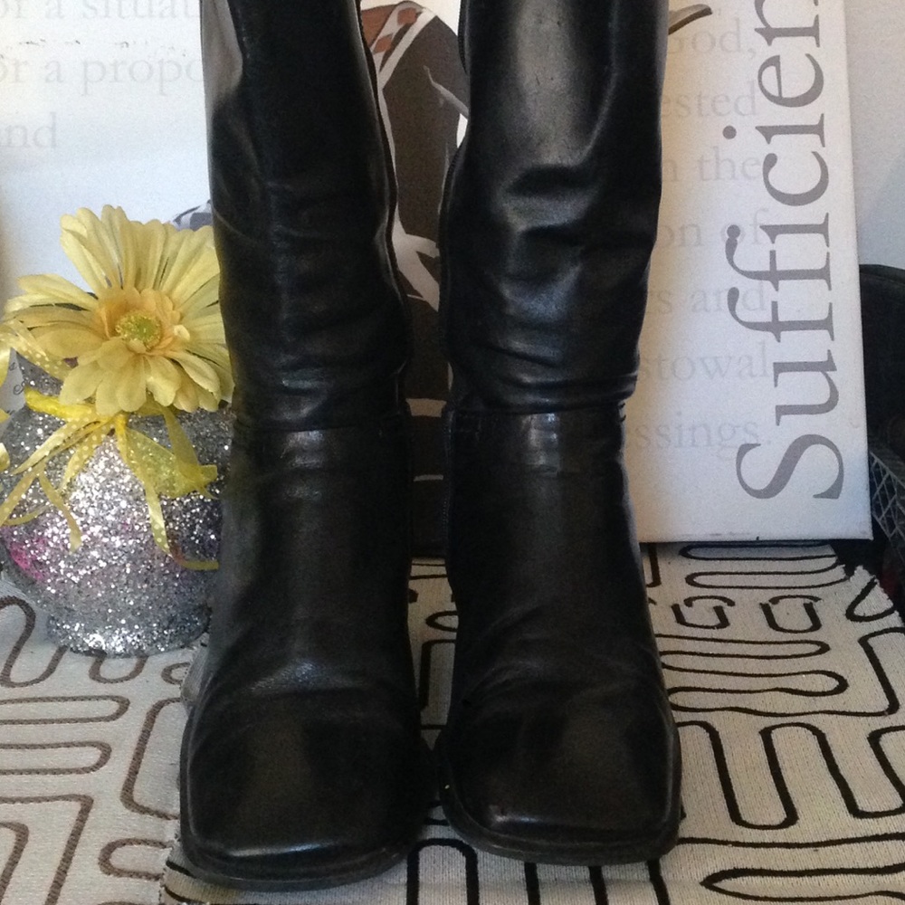 DKNY Rider Boot - Picture 2 of 3