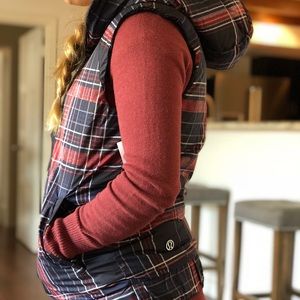 Lululemon 🍋 The Fluffiest Down Vest Navy + Plaid