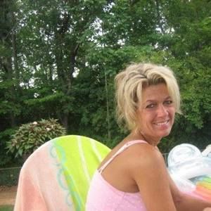 Meet your Posher, Debi