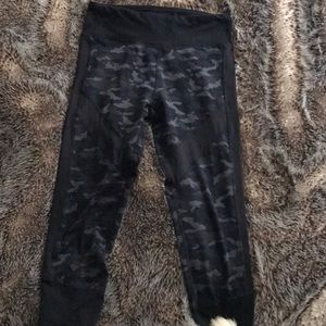 Threads 4 thought  camo workout leggings