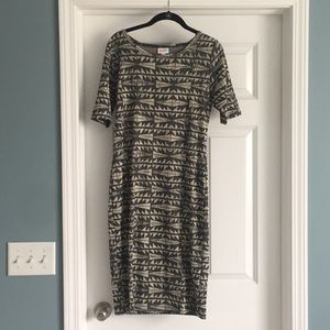 New! LulaRoe Julia size medium