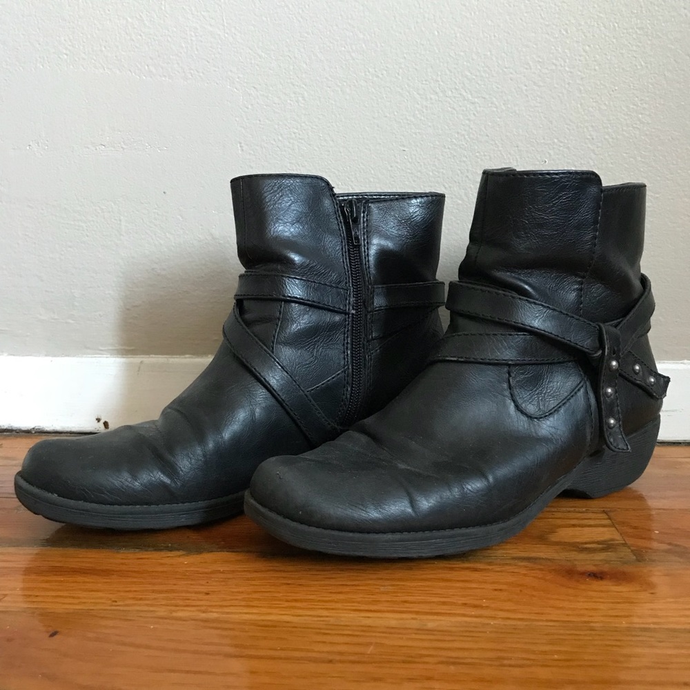 Aerosoles Instintaneous Flat Ankle Boots Black