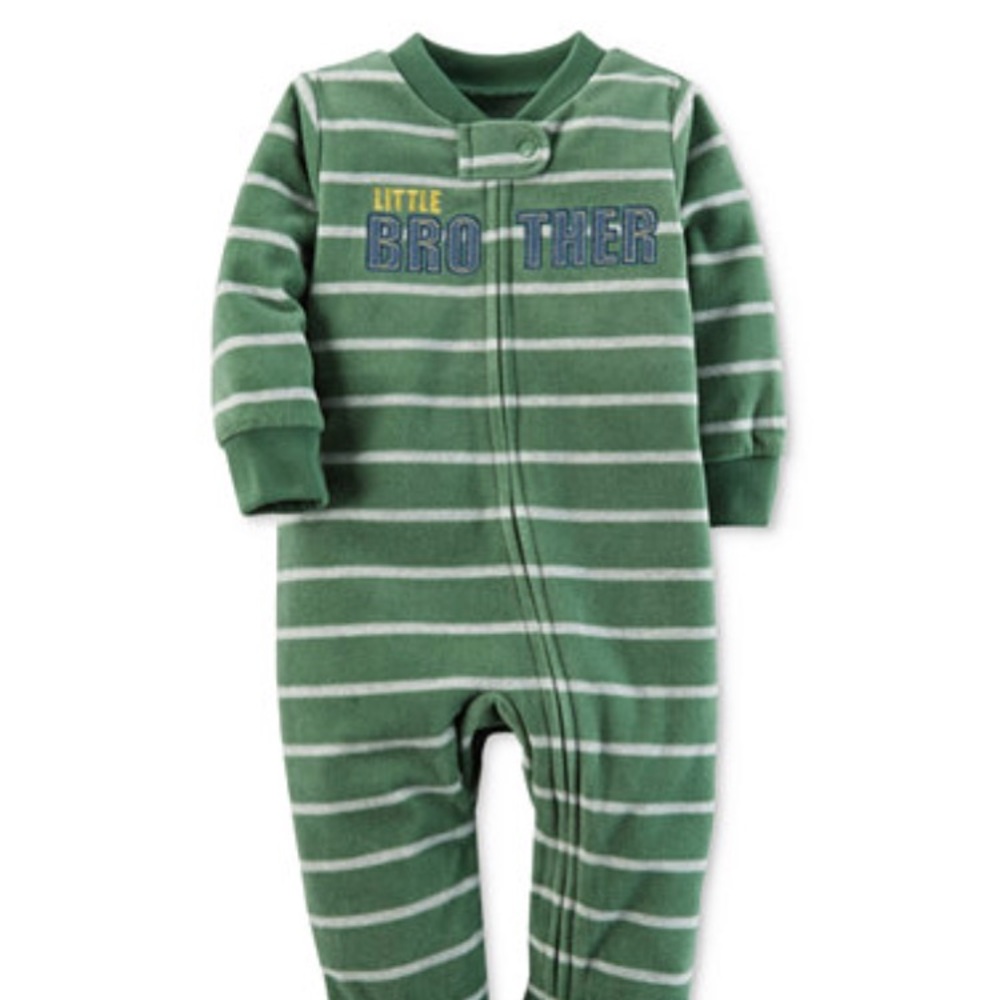 🆕 Carter’s Boys striped footed fleece 1-pc 💫