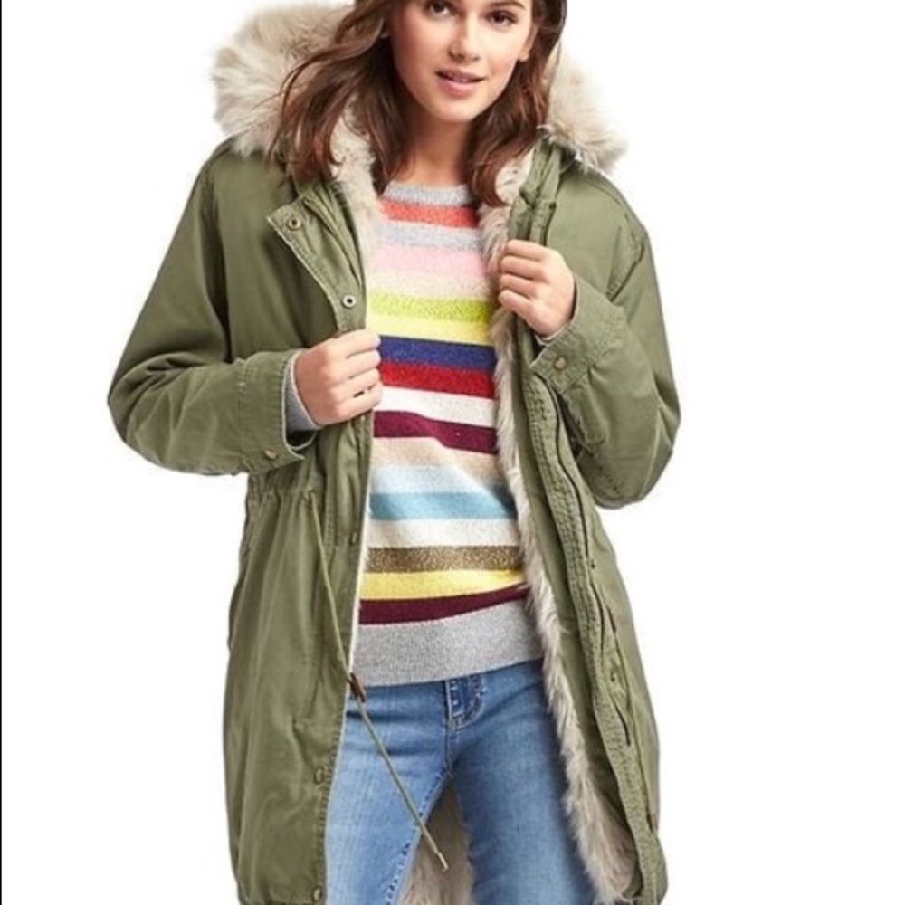 Gap Women’s faux fur lined parker, XS fits like S