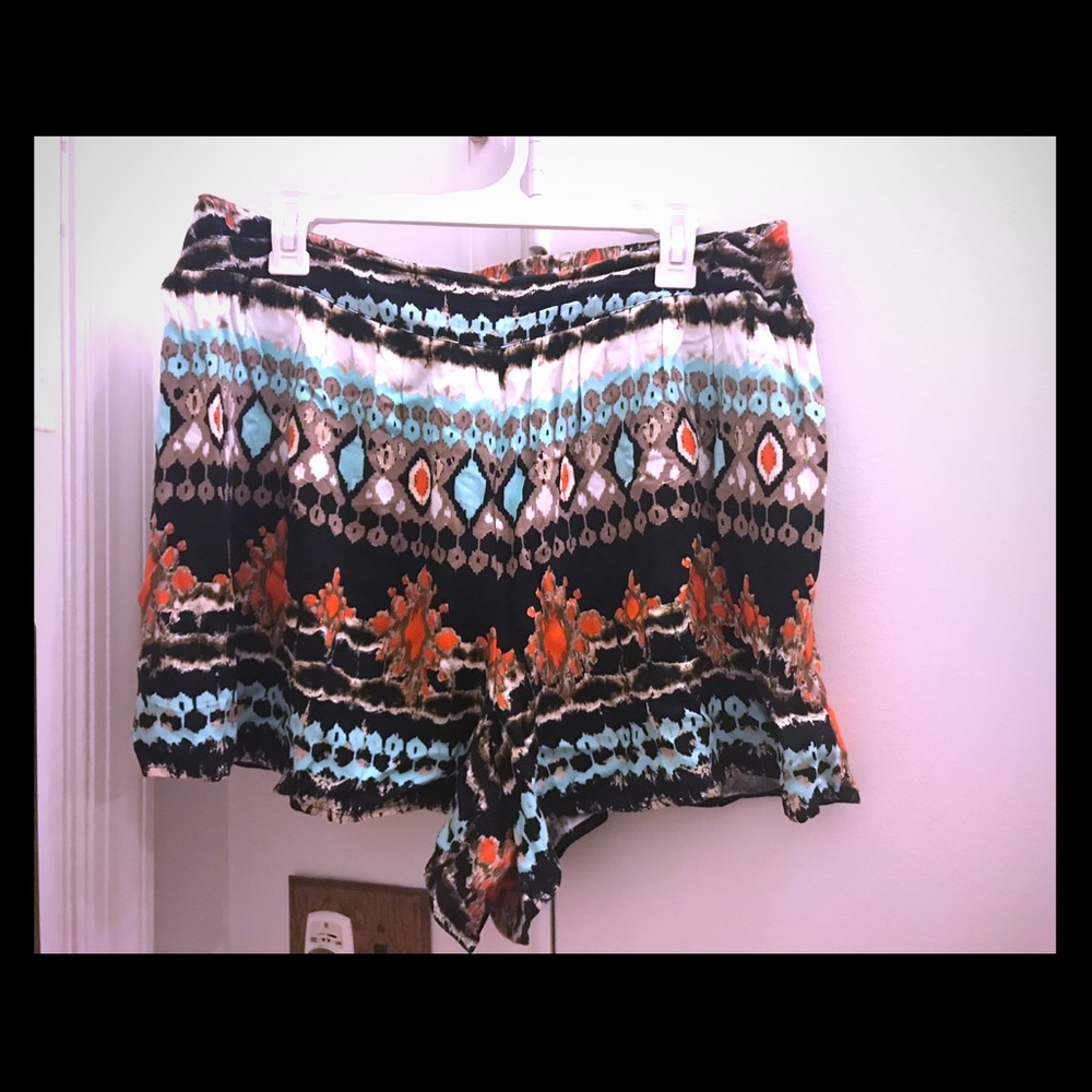 Super cute flowy shorts