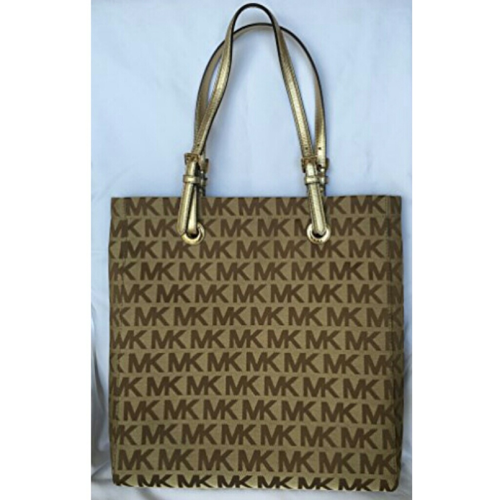 Michael Kors signature jet set Jacquared tote