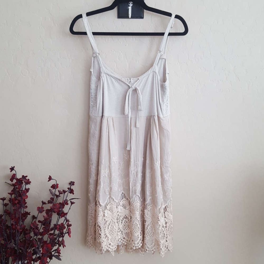 Left of Center rare silk tea dress - Picture 5 of 8