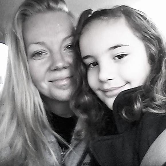 Meet your Posher, Iris - Picture 1 of 1