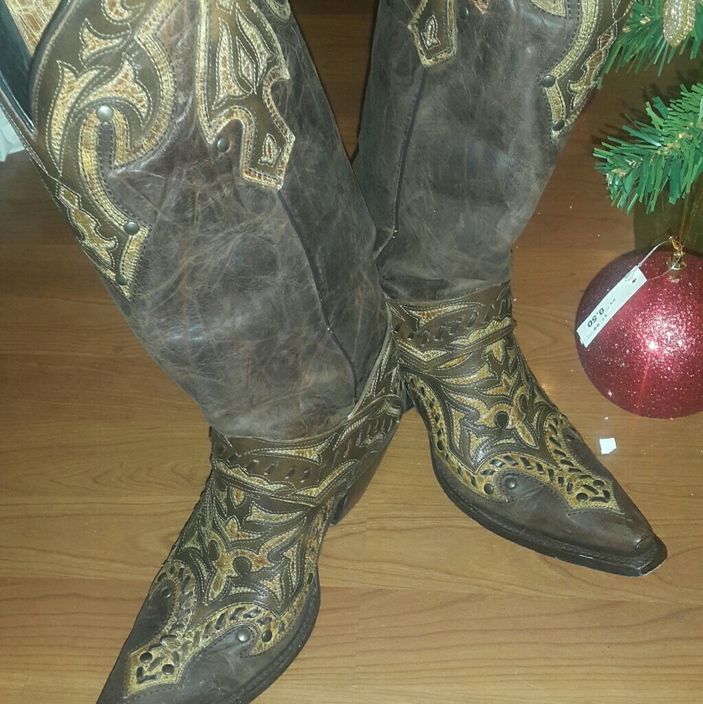 Ladies cowboy boots