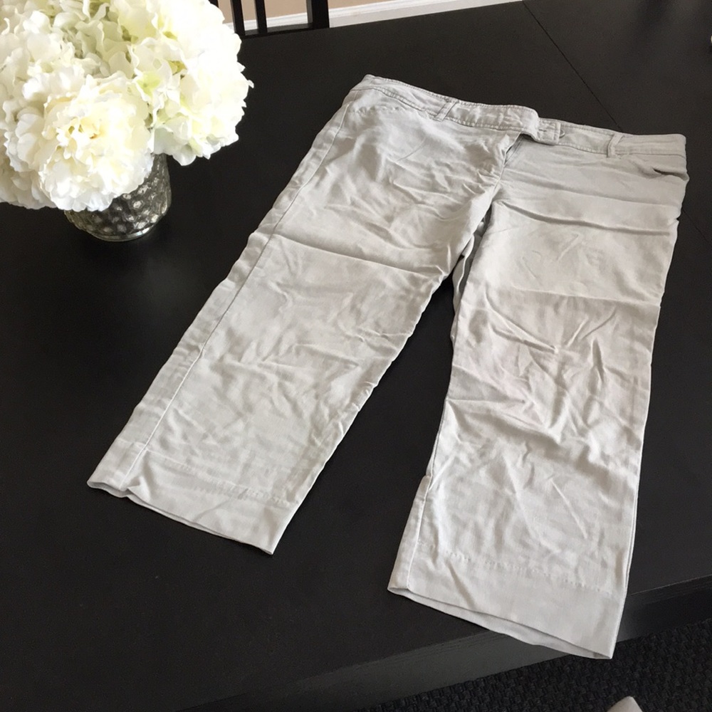 The Limited grey nylon capris comfy dressy!