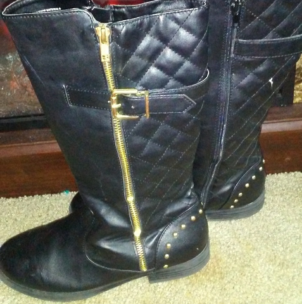 Girls stylish leather boots