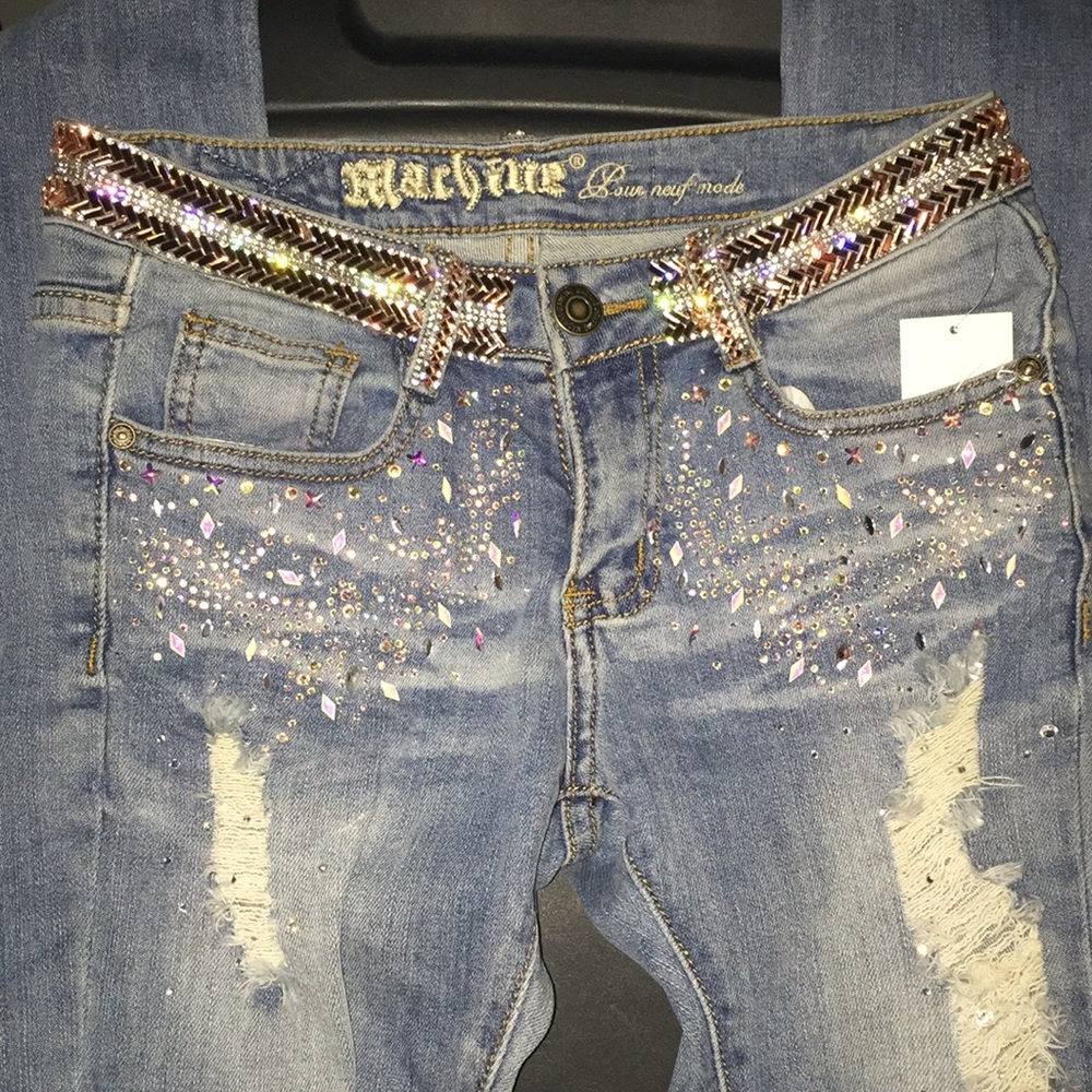 NWT!! Gorgeous destroyed skinny jeans