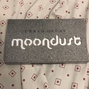 Urban decay moon dust palette