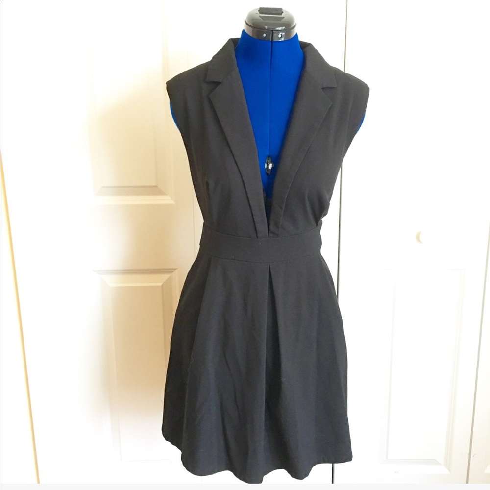 Flared Skirt Deep V Dress with Pockets - Picture 2 of 8