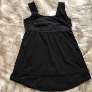 Lululemon tank size 2