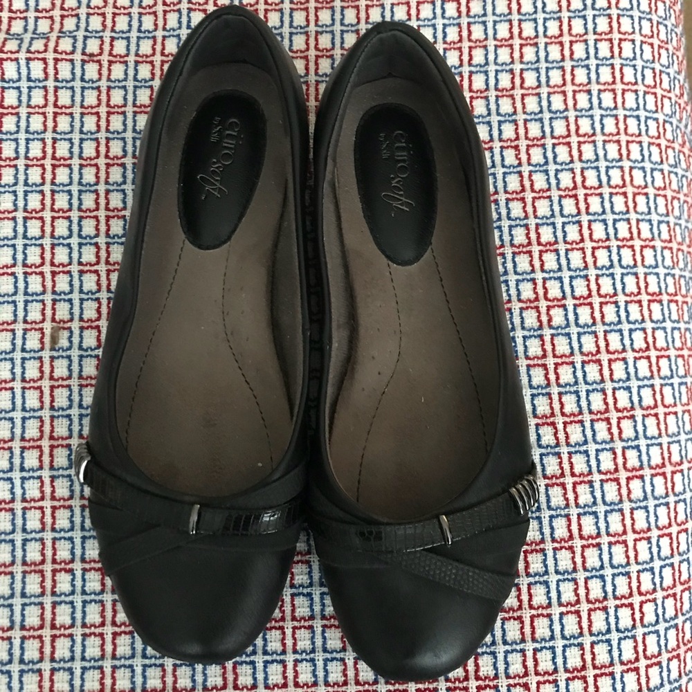 Black flats lightly used