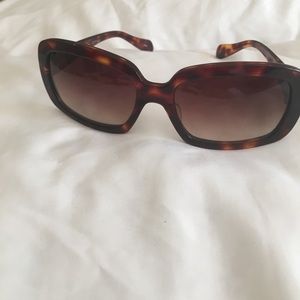 Oliver Peoples Freya