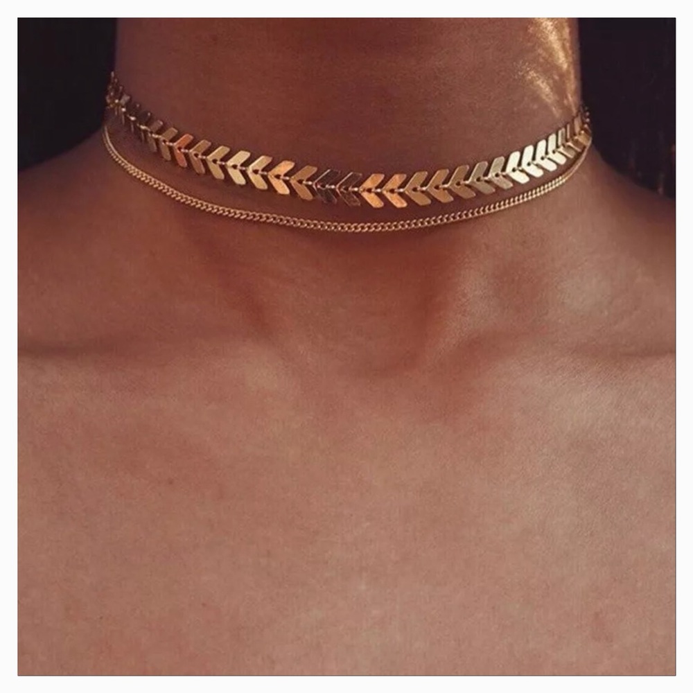 Two layered choker.