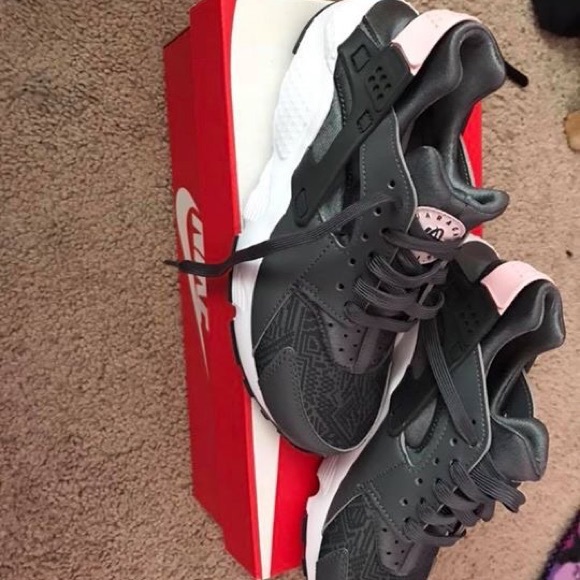 Shoes - Picture 6 of 6