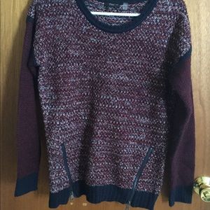 Sweater with zippers at waist