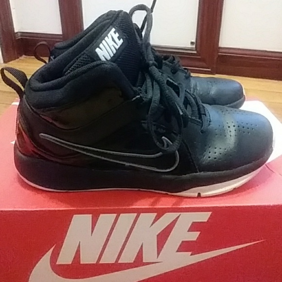 Nikes Other - Boys Nikes