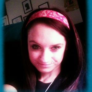 Meet your Posher, Carolyn