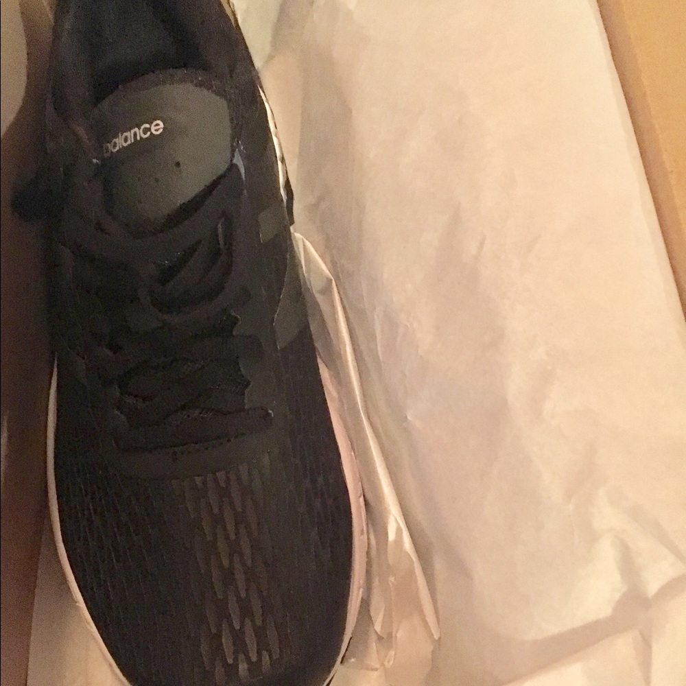 Sold on Offer up  Men’s New Balance Boracay v3