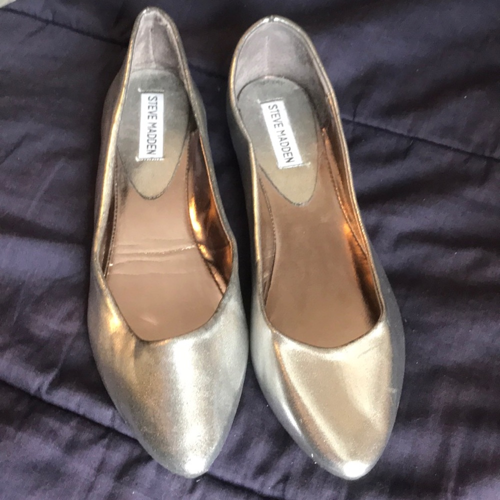 Steve Madden metallic silver flats Ibiza