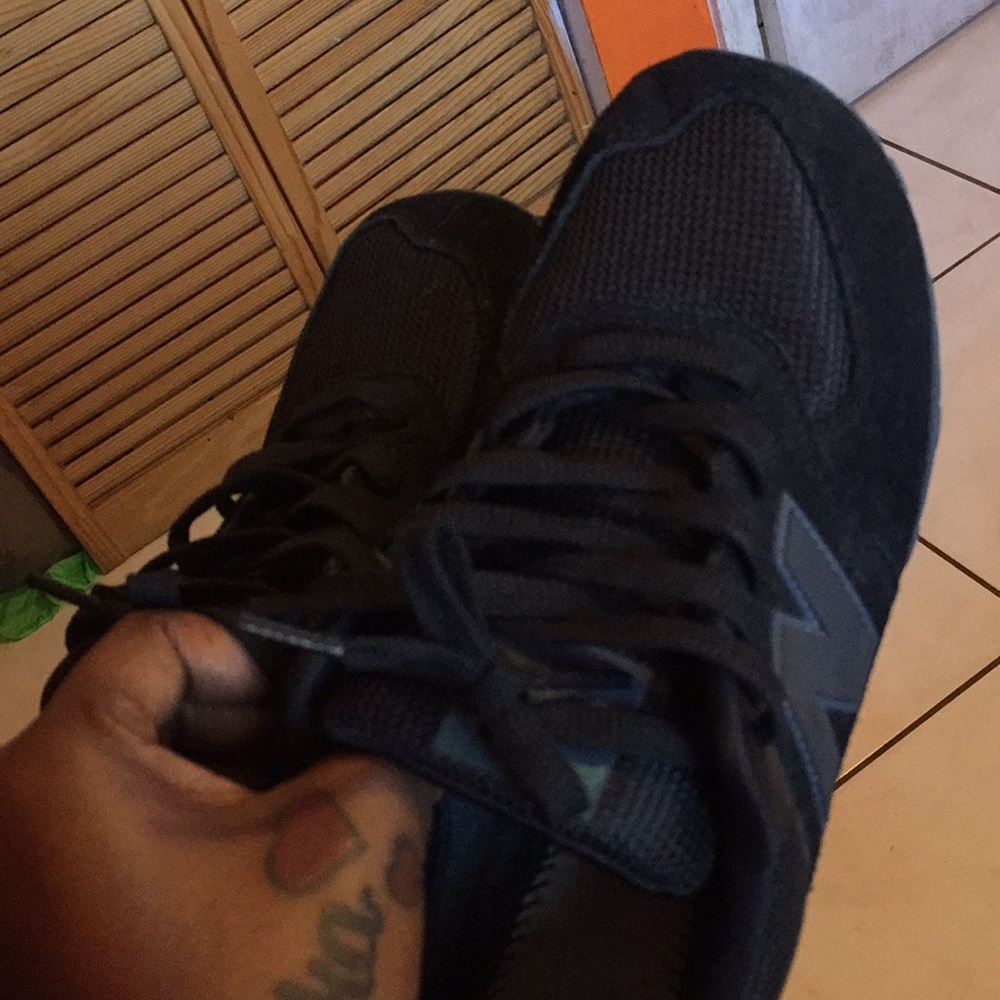 All black new balances kids 7Y
