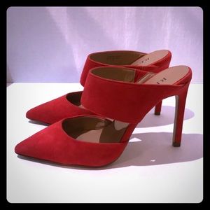NWOT Renvy Red suede pumps