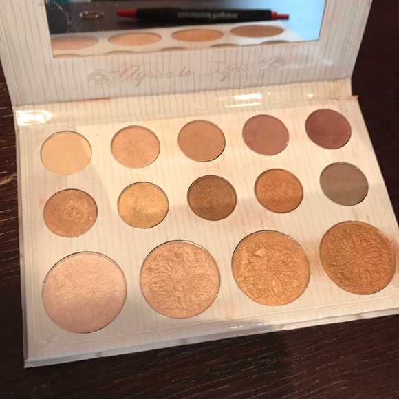 Carli Bybel Palette - Picture 3 of 3