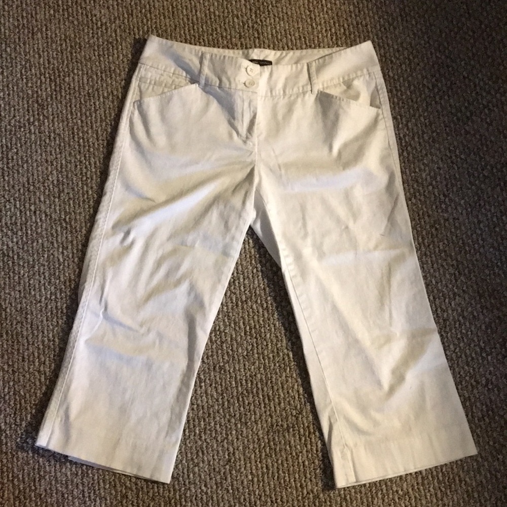 New York & Company white capris