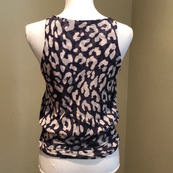 Top - Picture 2 of 2