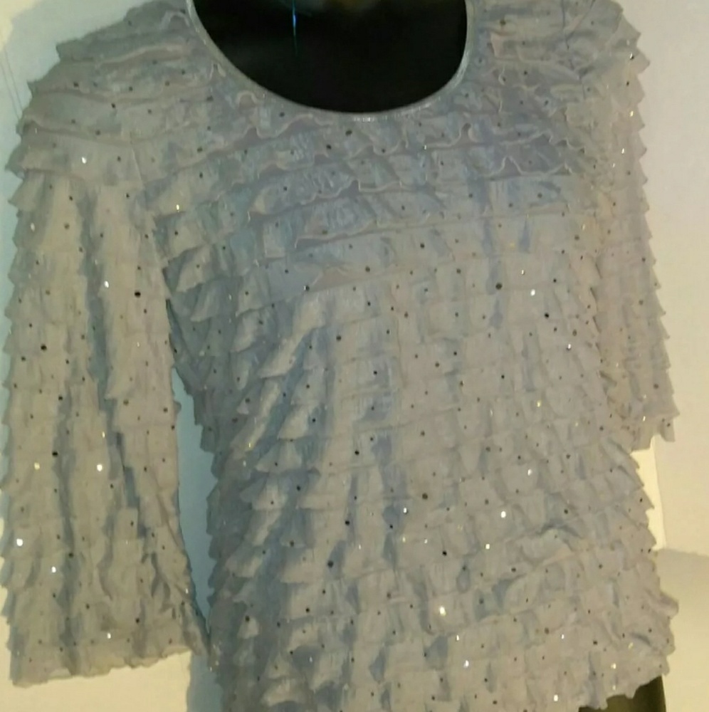 💎Gorgeous Sparkly Layered Top!💎