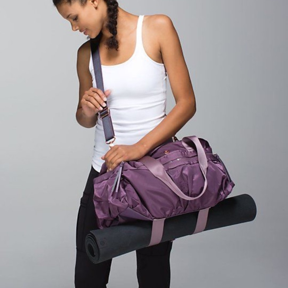 Lululemon Gym to win Duffel bag rose gold accents