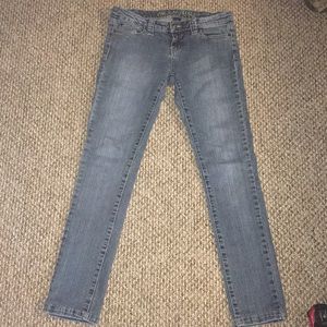 Blue low waisted skinny jeans