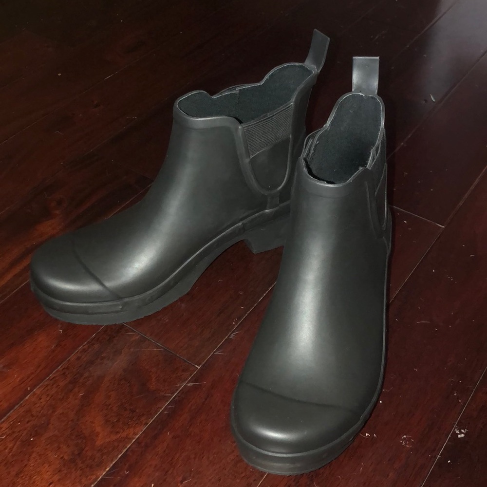 Brand new, never worn trendy Dansko Rain Booties