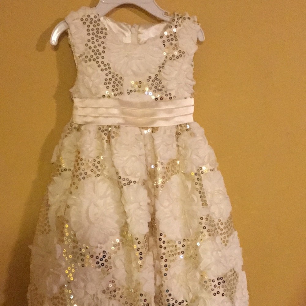 Beautiful formal flower detail dress