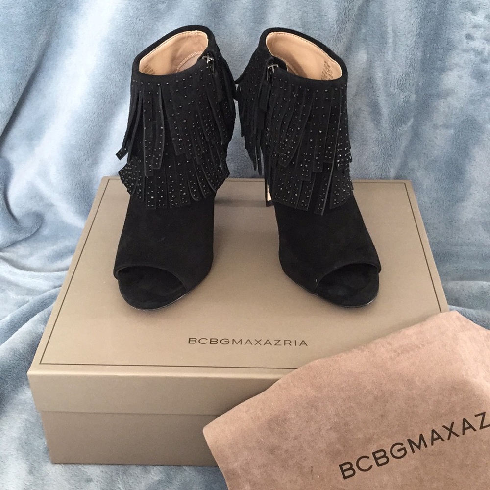 BCBGMAXAZRIA Raimi black suede booties